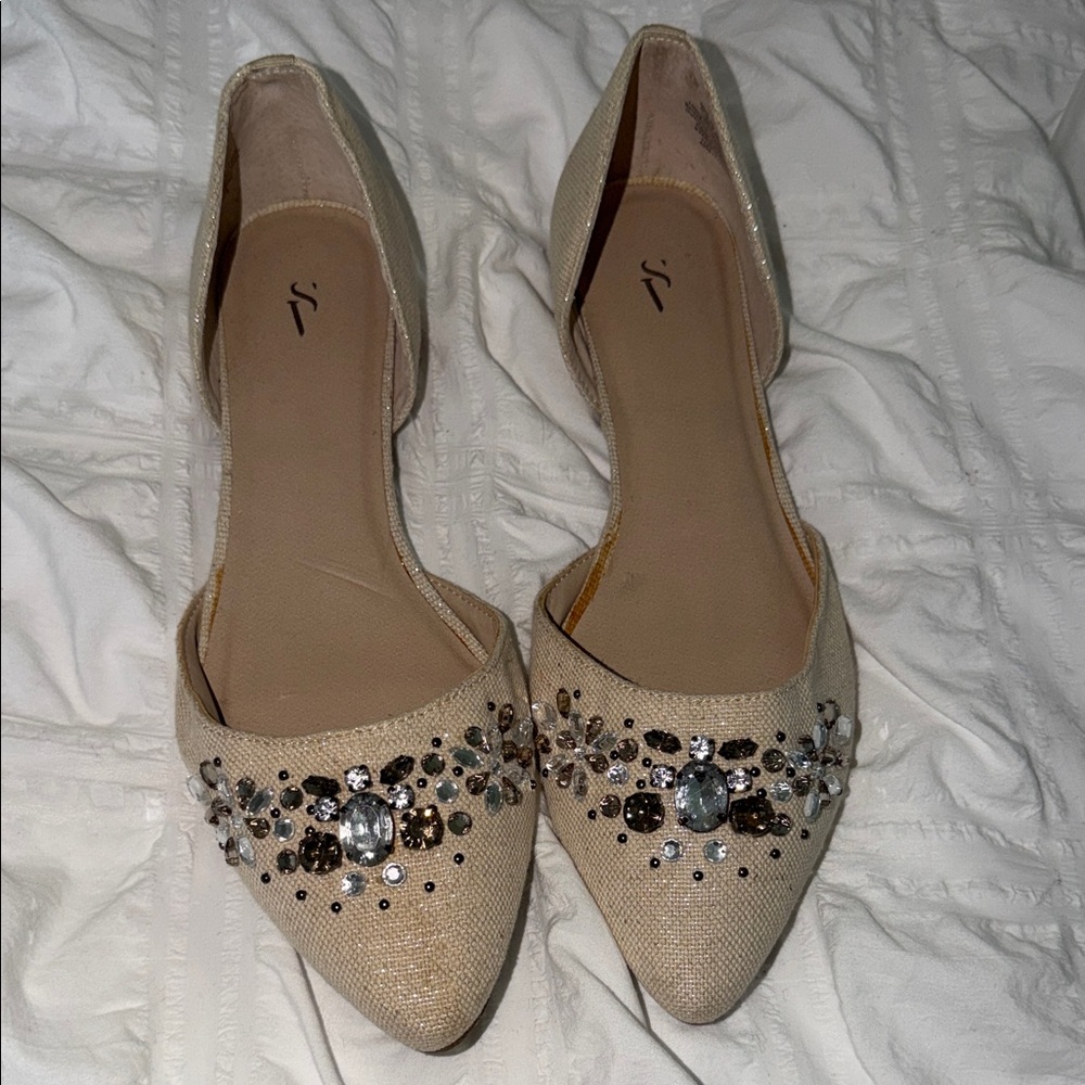 Simply Vera Embellished Pointed-Toe Women's Flats in Beige